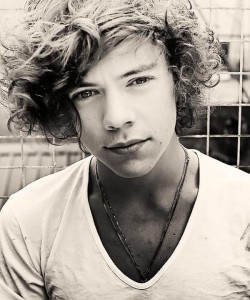 19april2012-one-direction-harry-styles.jpg